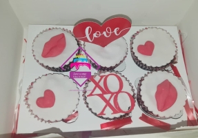 Valentine Cupcake (White)